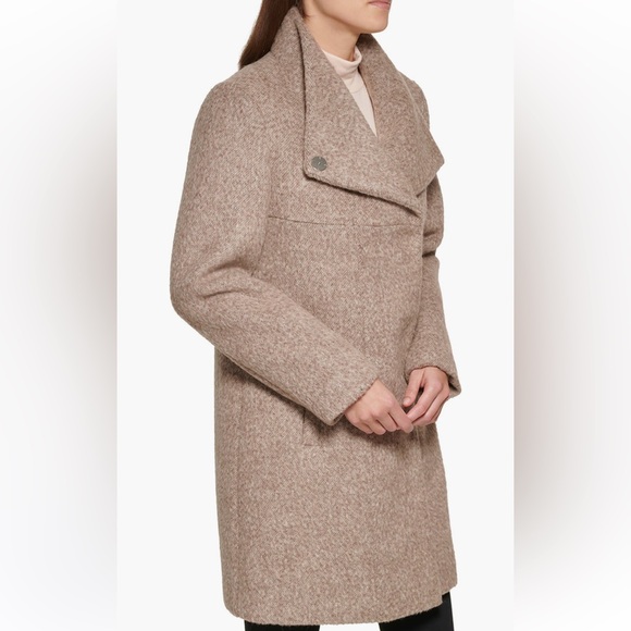 Kenneth Cole New Year Asymmetrical Coat - Picture 5 of 5